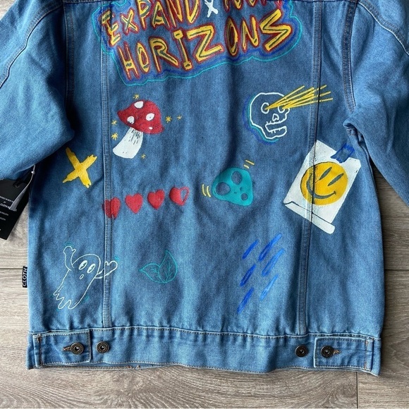 NWT Brooklyn Cloth  Streetwear Graffiti Denim Button Up Jean Jacket - Picture 13 of 16